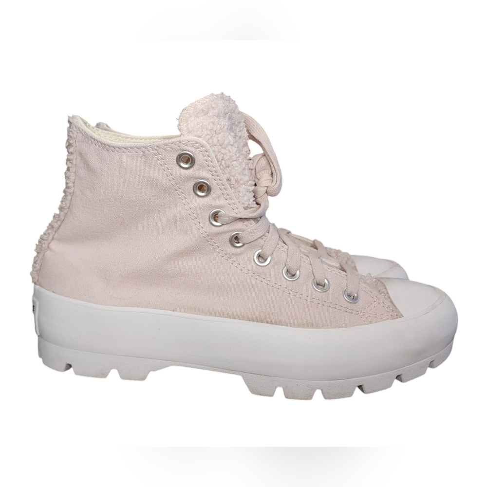 Converse Chuck Taylor Lugged Sherpa High-Top Sneaker Women's Size 9